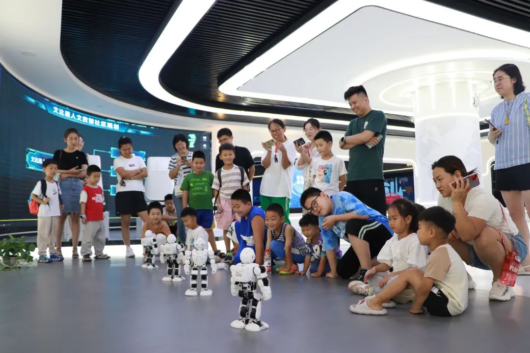 知無(wú)央，愛(ài)無(wú)疆丨科普研學(xué)，走進(jìn)文達(dá)通股份數(shù)字城市展館