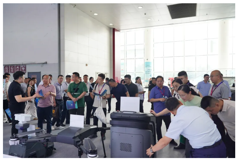 文達通股份攜”數(shù)智物業(yè)全鏈解決方案”亮相中國物博會，“AI+機器人”定義智慧物業(yè)新標桿