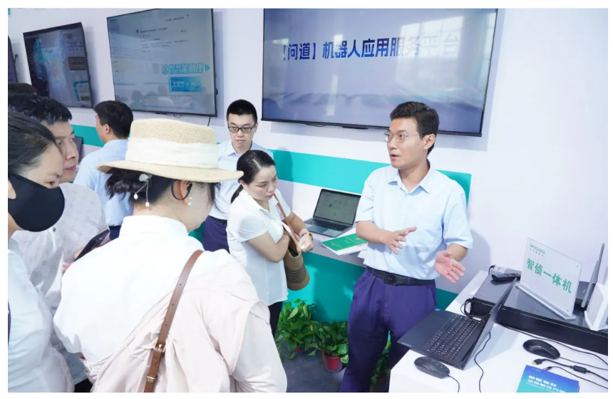 文達通股份攜”數(shù)智物業(yè)全鏈解決方案”亮相中國物博會，“AI+機器人”定義智慧物業(yè)新標桿